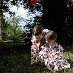 We love our planet. 
That’s why we are eco-responsible.

🌱 Organic or eco-responsible fabrics
☝ Sustainable production
🧵 Artisan process
♻ Minimalist and recyclable packaging
🌍 Green delivery
🩷 And the love of what surrounds us.

Pic by @manuelafranjouphoto 

#greenfashion #bachaa #kidsarethefuture